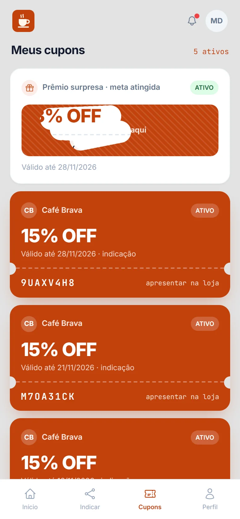 App da loja com a raspadinha do prêmio sendo raspada pela cliente