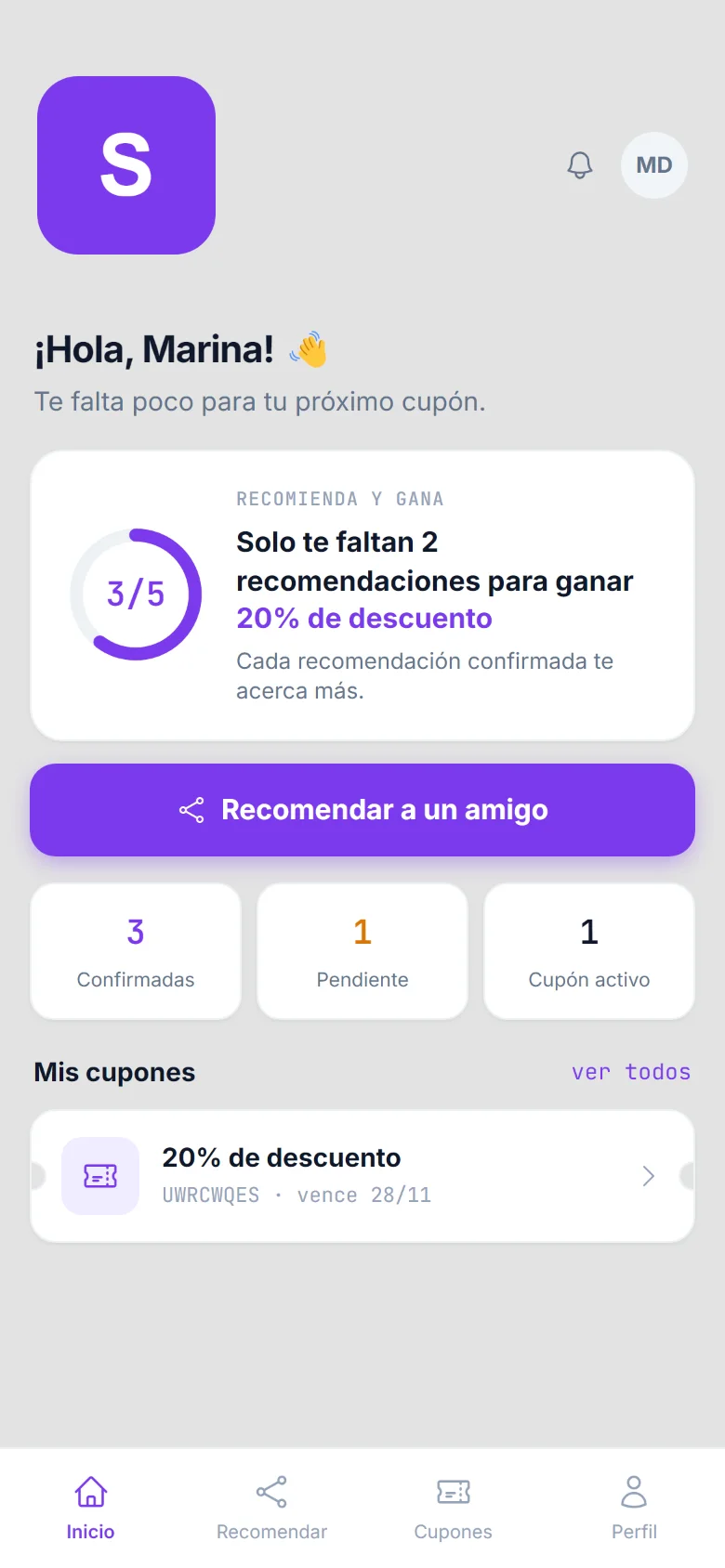 App de Studio Lumo, en morado, con el progreso de recomendaciones de la clienta